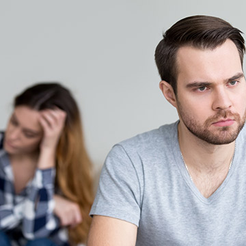 実は本音を見抜かれているのに！男が冷める女性の5つの行動