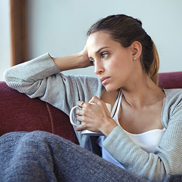 愛されるのが怖い！恐れの原因と対処法は？