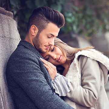 惚れた弱みを甘く見ちゃダメ！盲目になってる女性と要注意男の特徴