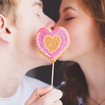 彼女のいる男性に質問！彼女以外の女性とキスしたことある？ 