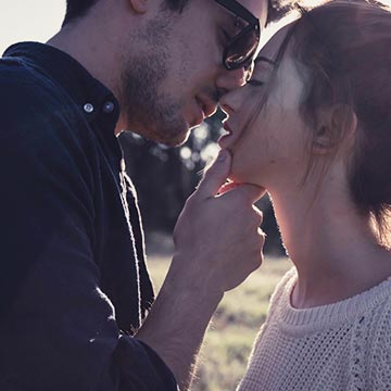 男性が大好きなキスのシチュエーションとその男性の傾向9つを紹介