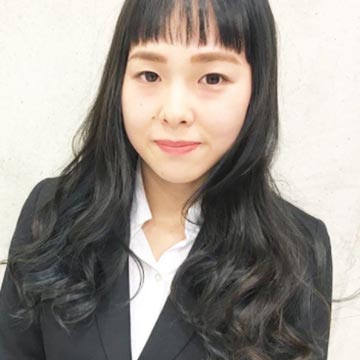 スーツに合うメイクって⁉新社会人のためのスーツに浮かないメイク講座