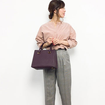 甘すぎない！オフィスでも大活躍のピンクコーデで柔らかい印象にチェンジ♪