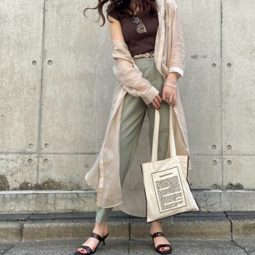 大人め“アースカラー”で春を彩る♡ オンオフでも楽しめるナチュラルコーデ特集