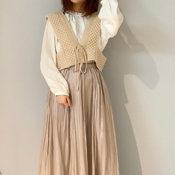 ニットビスチェをオンして春を楽しもう♡ こなれ感のある春の乙女コーデ