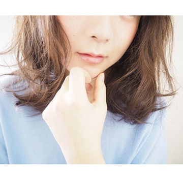 透明感アップ！トレンドを取り入れた軽やか40代メイクのポイント3つ