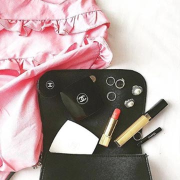 洋服ごとにメイクもチェンジ♪服の色とテイストに合わせたメイク方法を伝授！