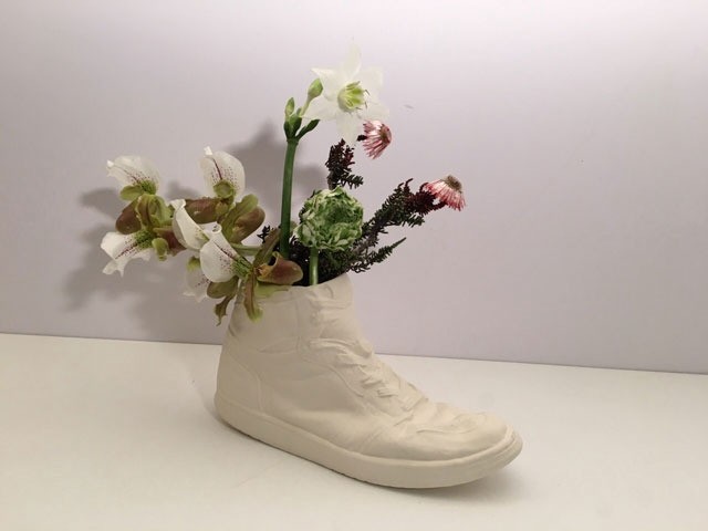 スニーカー型花瓶 plantica クラファン返礼品 レア 本物そのままの質感を再現。スニーカー型花瓶｜マクアケ