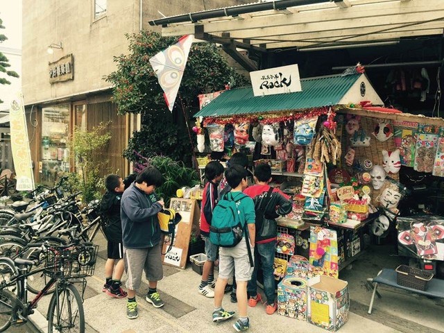 日本の古き良き文化駄菓子を世界中の子供達に触れてもらいたい