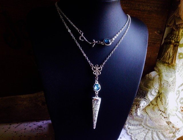 はくとん　　佐竹ガラスの星空ネックレス　レジンネックレス　ハンドメイド ちいさな月夜のネックレス✩.*˚ 過去にご好評いただいた作品が
