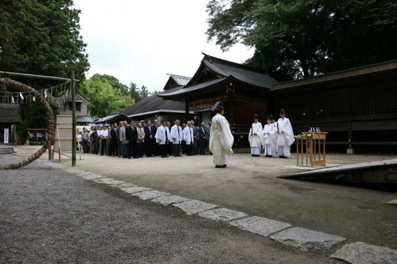 緑の大きな輪をくぐり、心身ともにリスタート