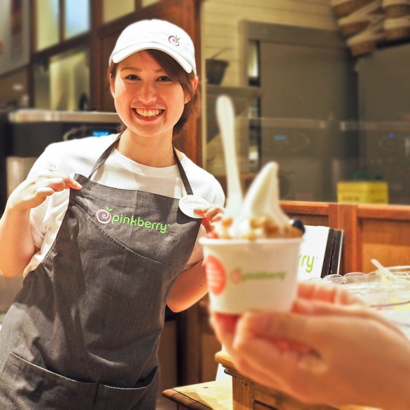フローズンヨーグルトの流行を生んだ米国「ピンクベリー」日本上陸!(美女もたくさん):pinkberry