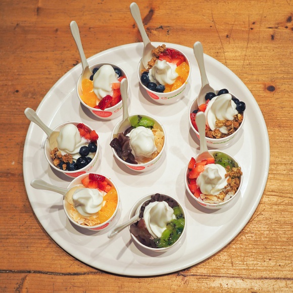 フローズンヨーグルトの流行を生んだ米国「ピンクベリー」日本上陸!(美女もたくさん):pinkberry