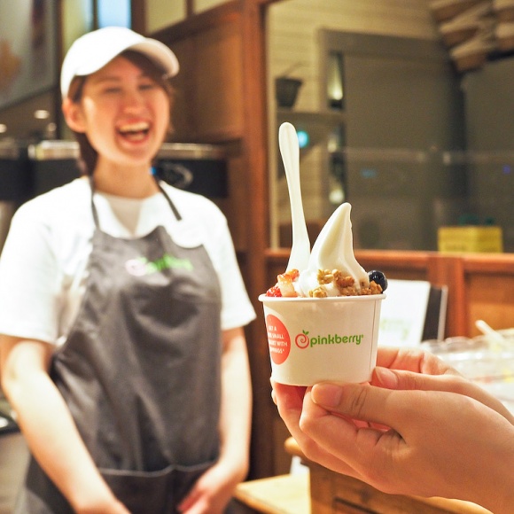 フローズンヨーグルトの流行を生んだ米国「ピンクベリー」日本上陸!(美女もたくさん):pinkberry