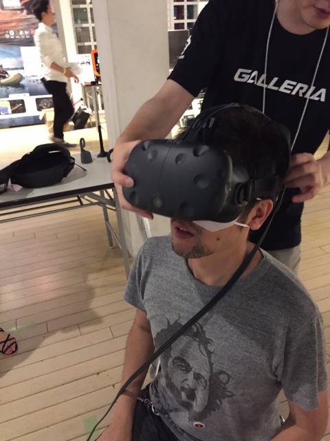 iPhone写真展⇒VRで立体ペイント⇒「宇宙ダンス」