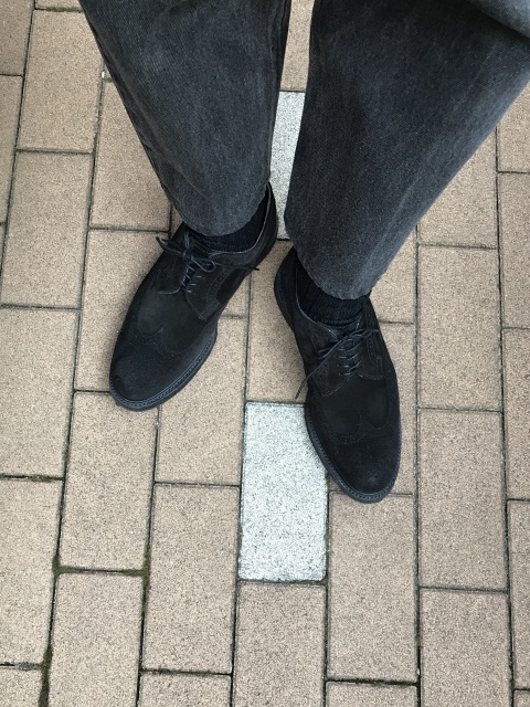 最近の黒い足元