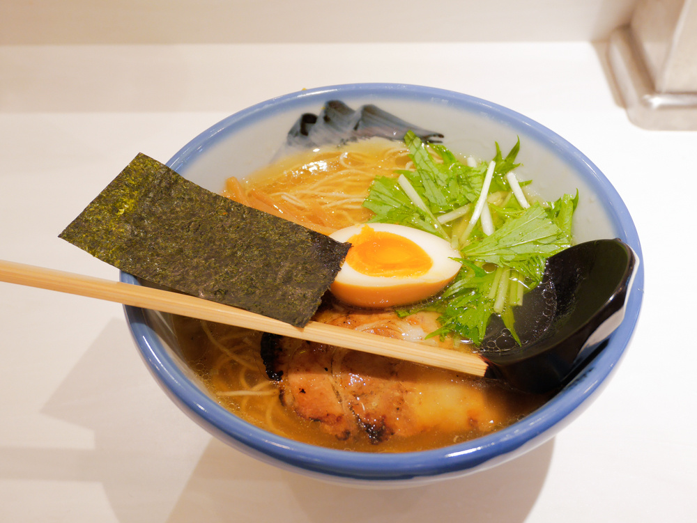 ラーメン「AFURI」のいちばん新しい店は、まるでカフェな広々&おしゃれ空間。