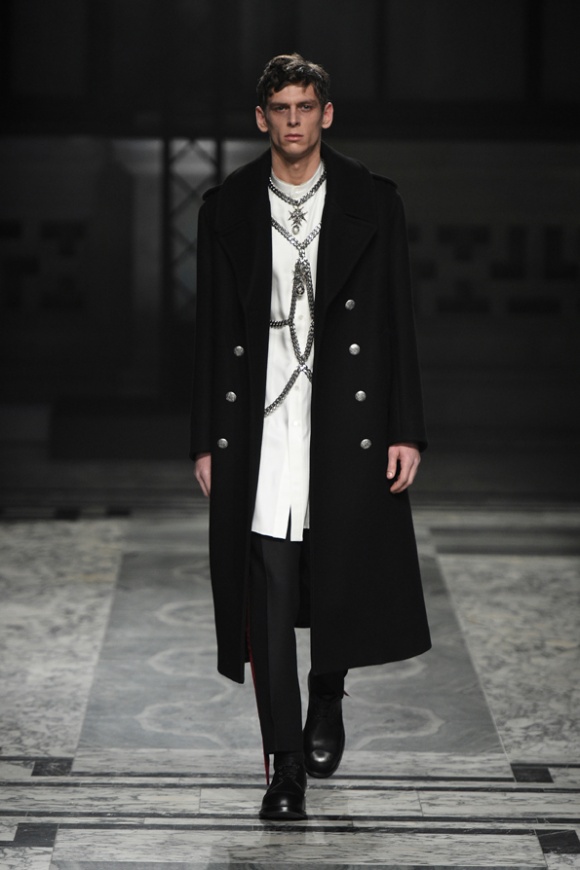 ALEXANDER McQUEEN / アレキサンダー・マックイーン | Fashion