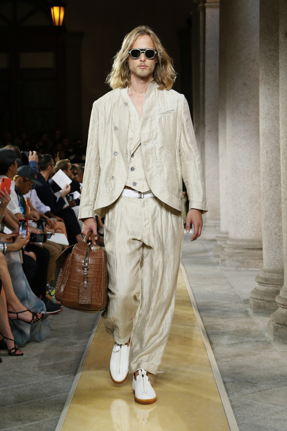 GIORGIO ARMANI / ジョルジオ アルマーニ | Fashion | Collection GIORGIO ARMANI / ジョルジオ アルマーニ | Fashion | Collection