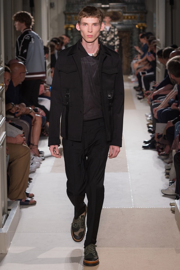 VALENTINO / ヴァレンティノ | Fashion | Collection | Pen Online VALENTINO / ヴァレンティノ | Fashion | Collection | Pen Online