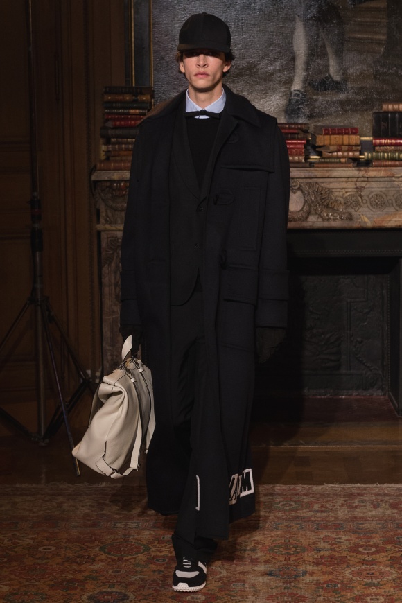 VALENTINO / ヴァレンティノ | Fashion | Collection | Pen Online