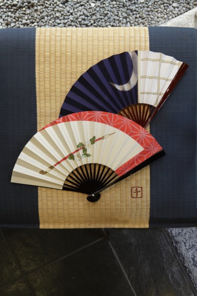 舞扇に持扇まで、じっくり品定め。
