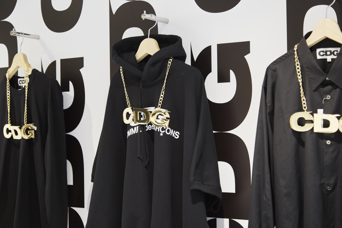 コム デ ギャルソン好きなら見逃せない、「CDG」初の路面店が丸の内にオープン。