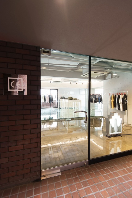 エッジが際立つ東京ブランド「C.E」、すべて揃うのはここだけです。