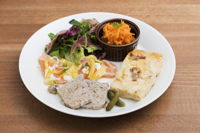 美食家たちも唸る、イギリス仕込みの料理店。