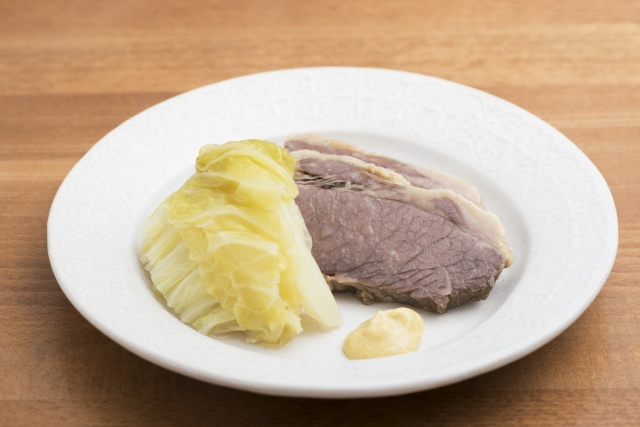 美食家たちも唸る、イギリス仕込みの料理店。