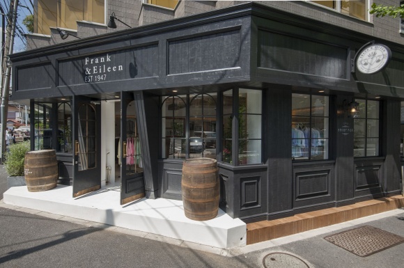 LA発シャツブランドの世界初となる旗艦店。