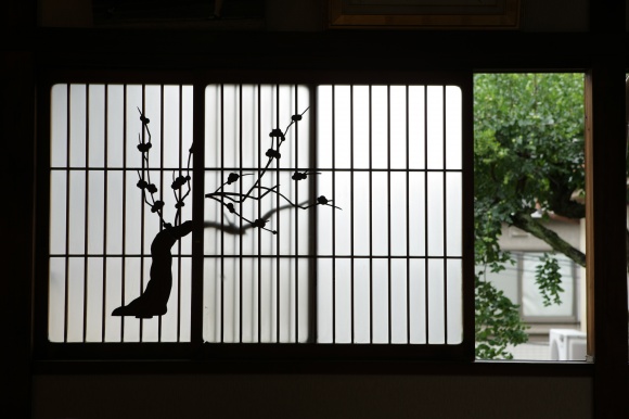 伝統と遊び心に満ちた、下町の宿へ。
