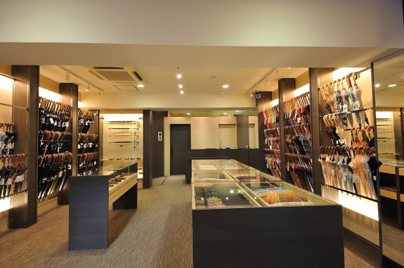 前原光榮商店 ショールーム