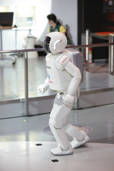 大人が楽しめる、先端科学の殿堂へ。
