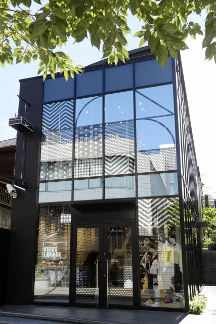 この試みは日本初 ナイキのアパレルを とことん自分流にカスタマイズ Tokyo Guide Pen Online