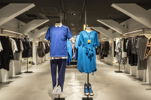 オニツカタイガーの新店舗では、日本の高い職人技術を堪能できる「ニッポンメイド・カスタムオーダー」で、お気に入りの一足がつくれます。