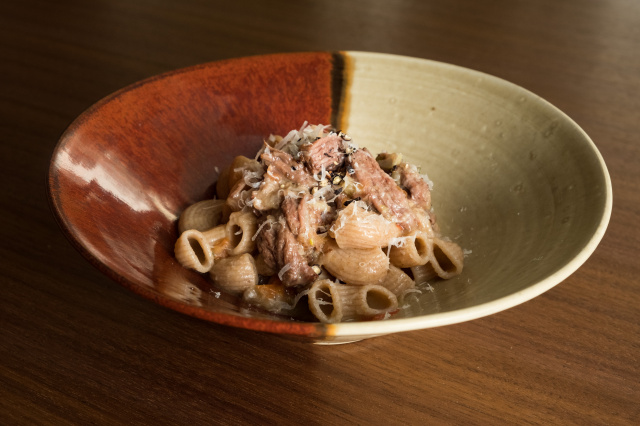 日本とイタリア、各地の食材を味わったらすぐに買えるレストランが代々木上原にオープン