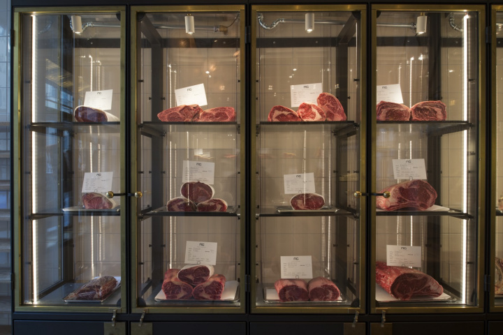 ステーキの名店「AG」が始めた、 高級肉専門店。