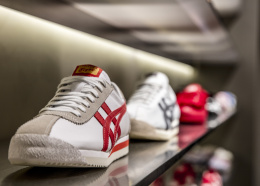 巨大市場への近道は香港にあり オニツカタイガー 再生の立役者 尾山基会長ceoにその道のりを聞きました