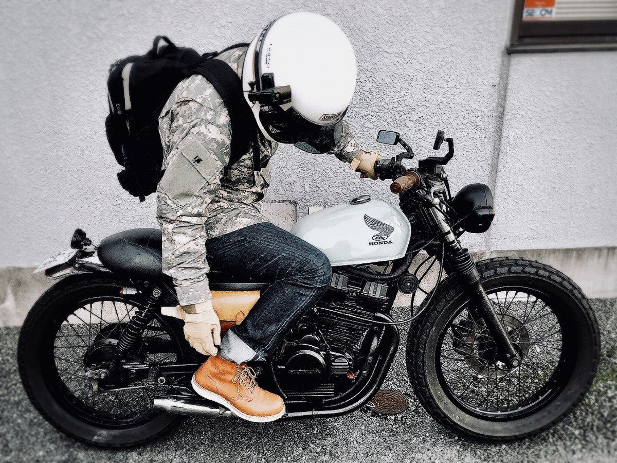 アルイトン セナさんの投稿した愛車情報 Gb250クラブマン 地面の汚水マスの蓋とタイヤのトレッドパタ バイクのカスタム ツーリング情報ならモトクル Motocle