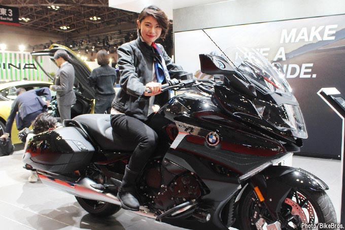 バイクブロス編集部さんの投稿したバイクライフ 東京モーターショー17を彩った美女シ バイク のカスタム ツーリング情報ならモトクル Motocle バイクブロス編集部さんの投稿したバイクライフ 東京モーターショー17を彩った美女シ バイク のカスタム ツーリング情報ならモトクル Motocle