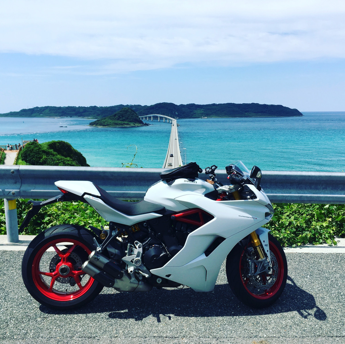 えぐっちゃんさんが投稿したツーリング情報 山口県の有名観光スポット 角島大橋前ビュ バイクのカスタム ツーリング情報ならモトクル Motocle