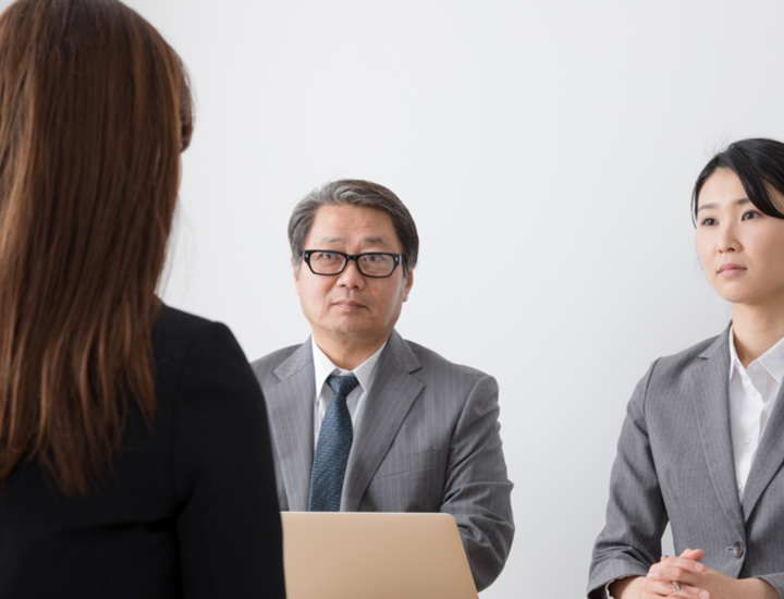 面接には何を持っていくべき 面接の持ち物について 就活市場