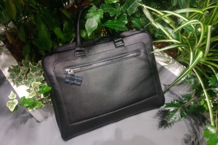 意外に重要 面接前に知っておこう 荷物の正しい置き方と注意点 就活市場