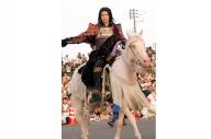 出陣行列で上杉謙信役を演じるGACKTさん=2007年8月25日、上越市で