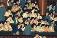 衆院本会議場でのPKO協力法案の投票を真剣な表情で見守る傍聴人=1992年6月15日