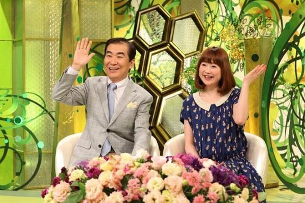 司会の桂文枝さん（左）と山瀬まみさん