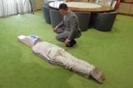 奈良市長の前でも這いつくばる「リニー君」