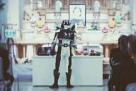 女性の通夜に参列したイバライガーブラック