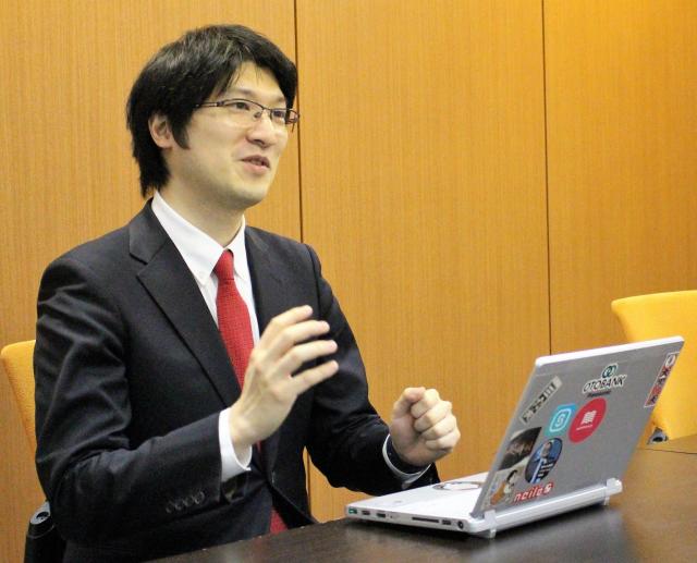 上田渉(うえだ・わたる) 株式会社オトバンク代表取締役会長。1980年神奈川県生まれ。東京大学在学中からNPOの立ち上げやIT企業の経営を経て、2004年にオトバンクを創業。緑内障で失明していた祖父の影響で、目の不自由な人のための仕事を目指したという。2007年にオーディオブック配信サイト「FeBe」を立ち上げ、現在に至る。著書に『勉強革命』(マガジンハウス、オーディオブックもある)など